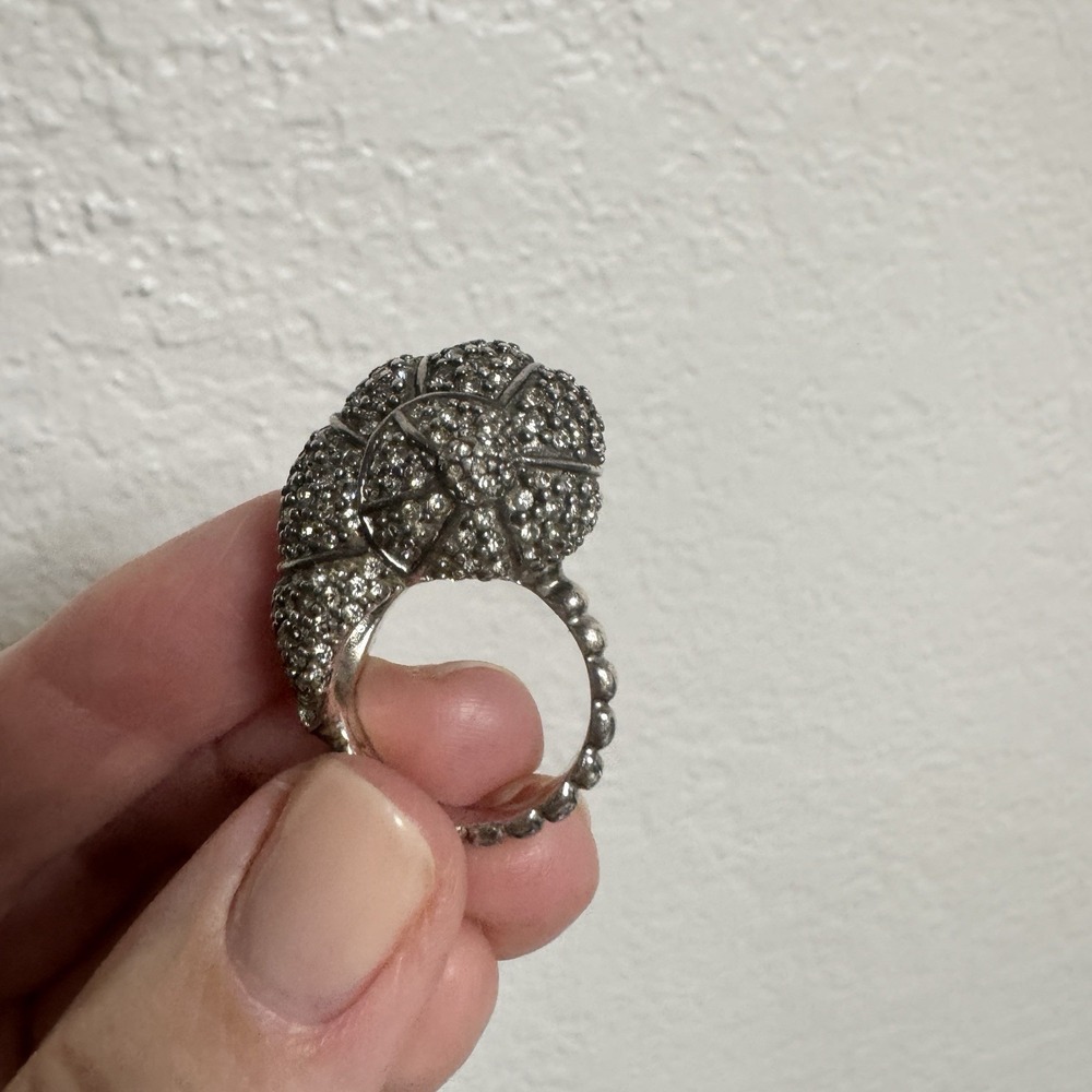 Hutton Wilkinson Ring‎ 7 Silver Tone Nautilus Shell Cocktail Rhinestones